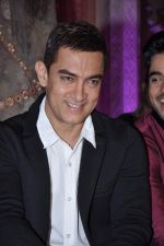 Aamir Khan on location with Star Pariwar in Filmcity, Mumbai on 22nd Nov 2012 (25).JPG